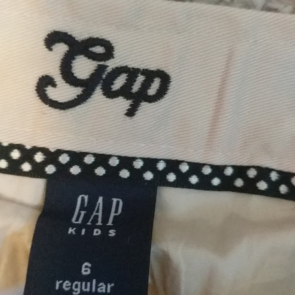 Girls GAP pleated khaki uniform skirt with shorts - Picture 3 of 6